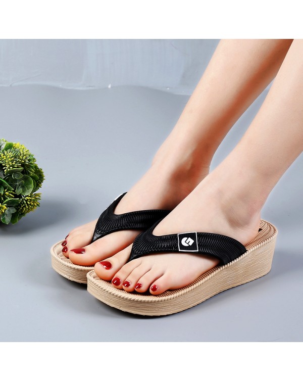 Monique's New Summer Sandals And Slippers Are Anti-Skid And Wear-Resistant, With Thick Soles And A Versatile Middle Heel. They Are Suitable For Indoor And Outdoor Women's Slippers With Soft Soles
