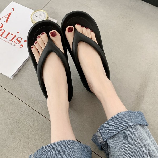 2023 Summer New Type Herringbone Slippers Women's Fashion Versatile Outwear Simple Beach Shoes Clamping Sandals Thick Soles